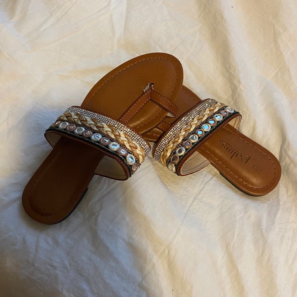 Sandle - Picture 2 of 3